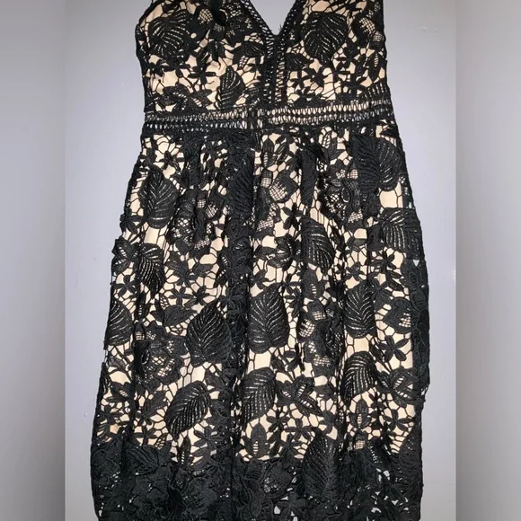 Romeo Juliet Couture Black Double V Lace Midi Dress [ SZ med ] - Picture 4 of 16